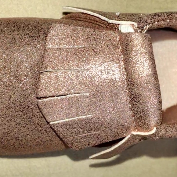 Baby girl, mauve sparkly shoes, size 3-6 months - Picture 8 of 11